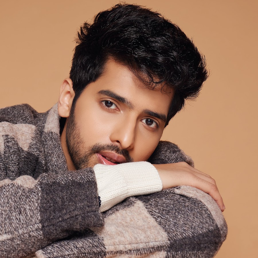 Deepanboopathy's tweet image. 🎉 Happy Birthday to the incredibly talented @ArmaanMalik22! 🥳
Your voice, music, and passion continue to inspire millions.
Wishing you love, success, and endless melodies in the year ahead! 🎶💫
#HappyBirthdayArmaanMalik #ArmaanMalik