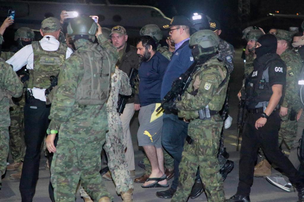 orlandosentinel's tweet image. Ecuadorian drug lord ‘Fito’ pleads not guilty after being extradited to New York trib.al/bBlm14n