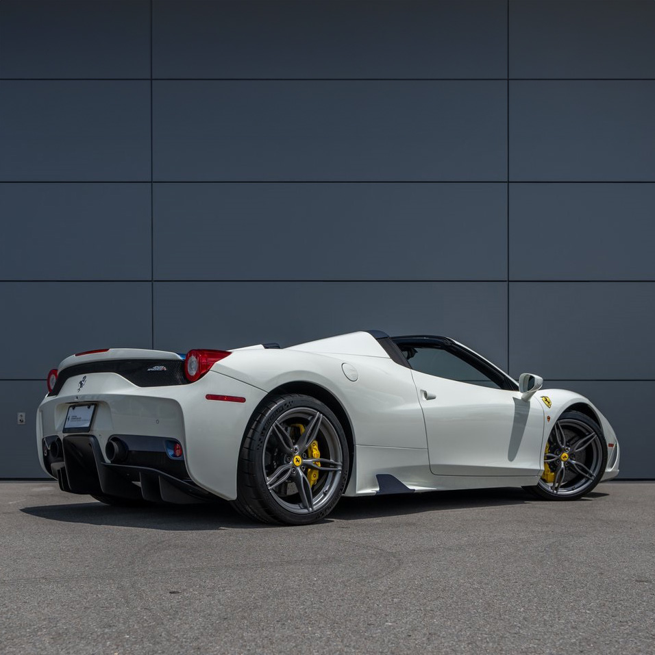 duPontREGISTRY's tweet image. 2015 Ferrari 458 Speciale Aperta in Special Bianco Avus over Blu Sterling | Asking Price: $1,695,000
One of only 499 open top models, this highly-optioned Speciale comes with some of the most desirable features and sought-after equipment!