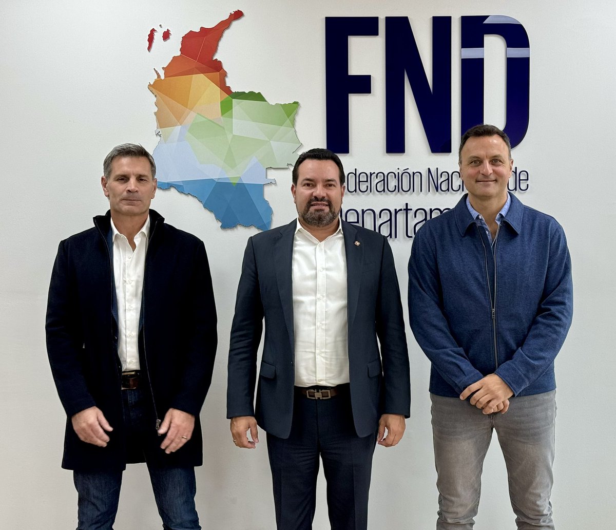 CumbreCP (@cumbrecp) on Twitter photo Bienvenidos <a href="/FNDCol/">FND - Federación Nacional de Departamentos</a> a #CumbreCartagena una oportunidad de formación y capacitación junto a los consultores, académicos y comunicadores más influyentes del continente.
Nos vemos en septiembre 👉🏼cumbrecp.com
<a href="/divoskus/">Daniel Ivoskus</a> <a href="/matachristian/">Christian Mata</a> Bienvenidos <a href="/FNDCol/">FND - Federación Nacional de Departamentos</a> a #CumbreCartagena una oportunidad de formación y capacitación junto a los consultores, académicos y comunicadores más influyentes del continente.
Nos vemos en septiembre 👉🏼cumbrecp.com
<a href="/divoskus/">Daniel Ivoskus</a> <a href="/matachristian/">Christian Mata</a>