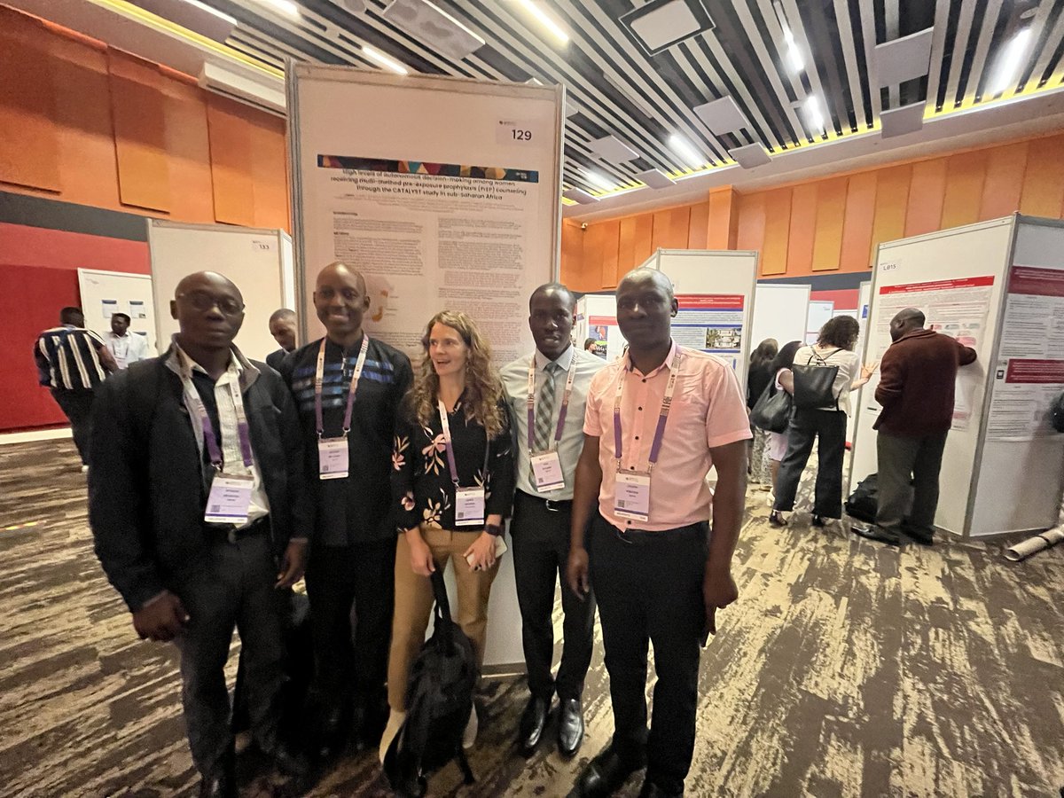 ivansegy47's tweet image. Extremely grateful to present our @MOSAICproj poster at #IAS2025 in Kigali! ✨
Conference highlights:
💉 WHO recommends LEN for PrEP
💊 MK-8527 monthly pill moves to Phase 3
💰 Protect #HIV funding
✊🏿 Advocates: “We will not be erased!”
See you in Rio 🇧🇷 for #AIDS2026!