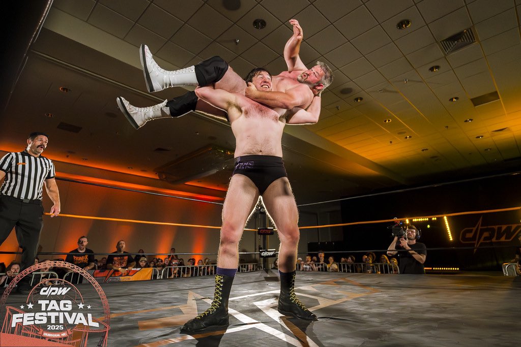 Thomas Shire big as sh!t
-
📸: <a href="/cjdowney/">Chris Downey</a>