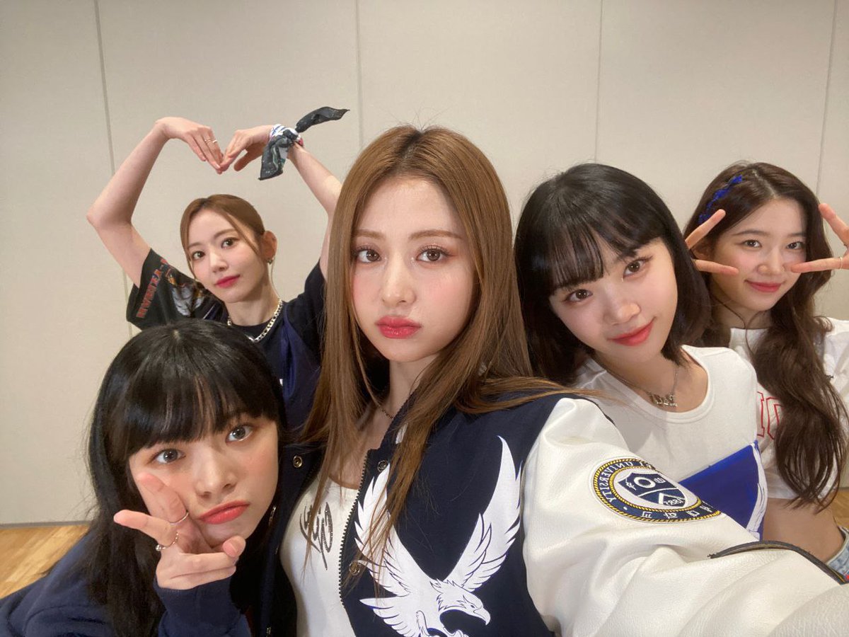 #فعالية "احزر العضوة مع ليسيرافيم " 
يا فيرنوت الحلوين، حضّروا حماسكم لأنو عندنا فعالية نارية جاية🔥 على تلكرام   غدا هي فعاليه 

#LESSERAFIM_2_بالعربي
#LE_SSERAFIM_بالعربي