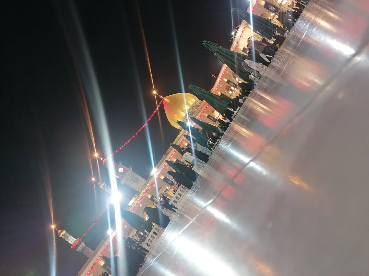 shabar000's tweet image. زاویه دید کنونی...
قبل اینکه خادم بگه وسط حیات جای دراز کشیدن نیست