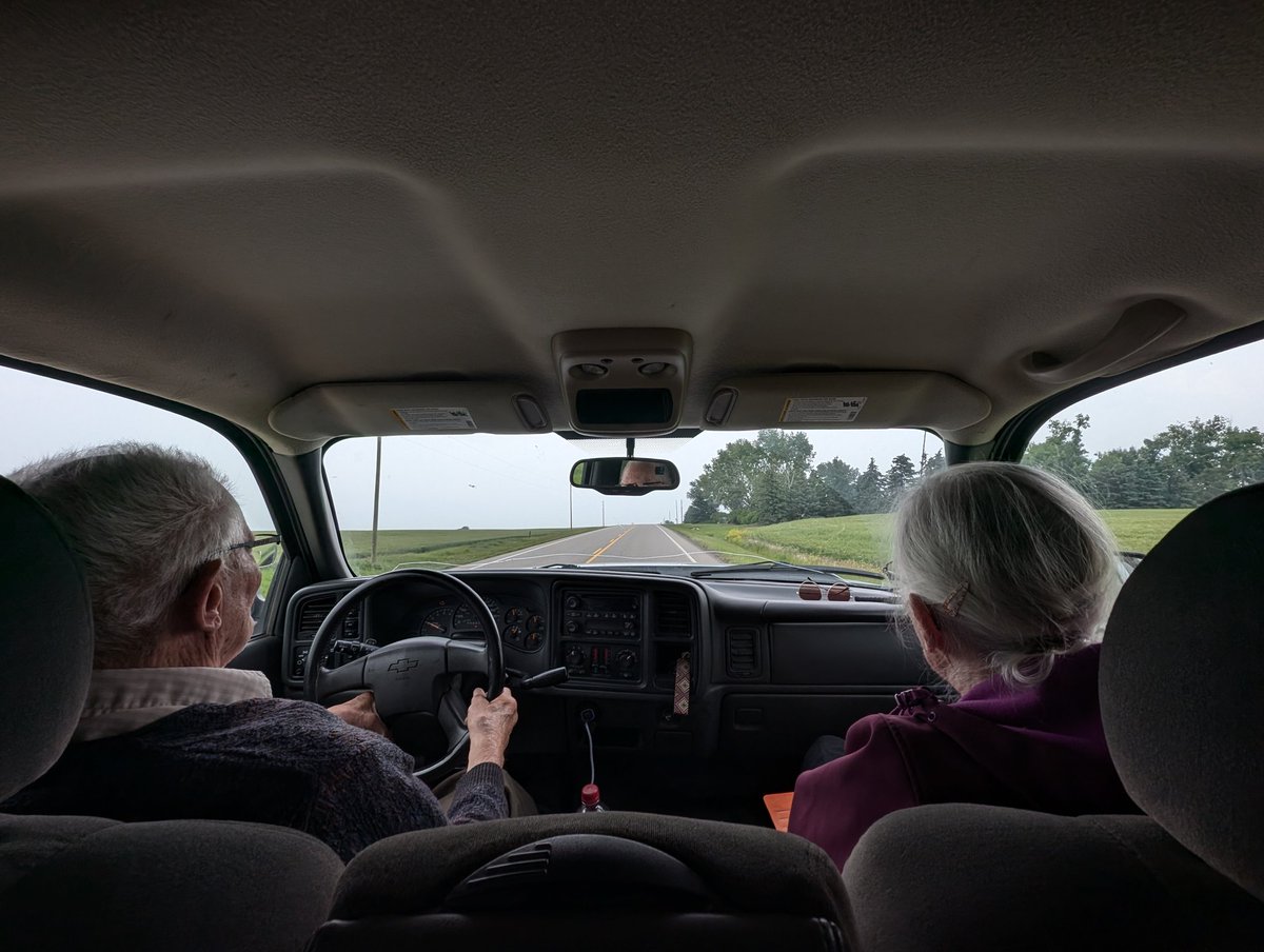 KnightlyMike's tweet image. About 2 hrs from home now. Had a great vacation with the parents.
92 yr old Dad at the helm, Mom navigating, Mikey resting in the back seat like a good little boy.😆
"Are we there yet?"