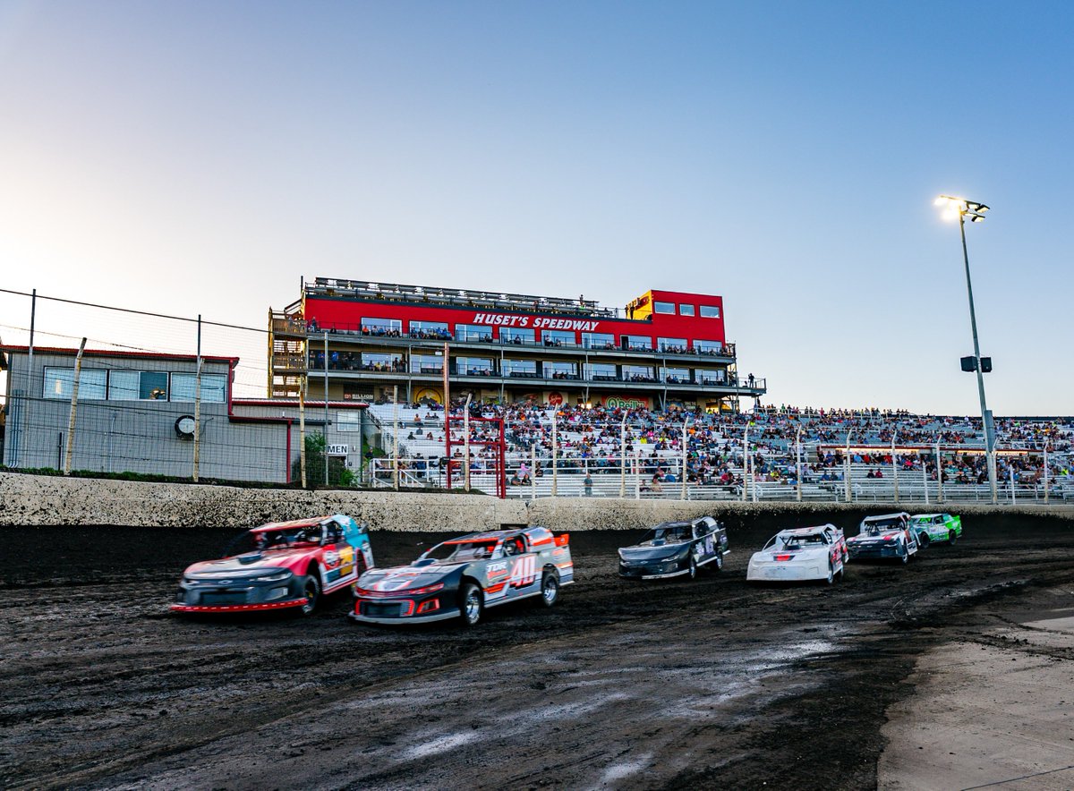 HusetsSpeedway's tweet image. PR: Numerous Drivers in Contention for Huset’s Speedway Championships as Nordstrom’s Automotive Night is Next Points Show This Sunday!
Read more at husetsspeedway.com/press/article/…