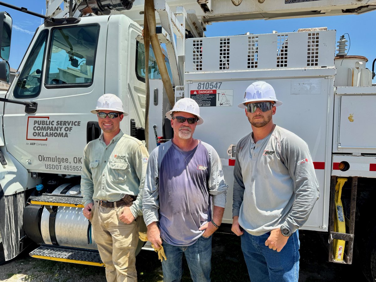 PSOklahoma's tweet image. Meet Haden, Mark and Dalton! 👋 Rain or shine, they work hard to provide safe, reliable power to Okmulgee and the surrounding areas. Keep up the great work, guys - we appreciate everything you do! #PSOklahoma #PSOcommunity