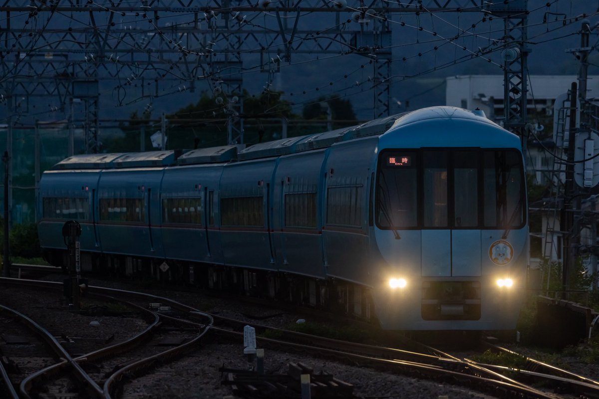 Tama_Metro's tweet photo. 7/19-21
臨時60号
昨年ダイヤまでは毎週のように走ってた臨時特急も定期化され今改正では初の臨特
8,9月の三連休も運転されますが時間が時間なので走行を撮れるのは今回限り？ https://t.co/jS6RlKQ4MB