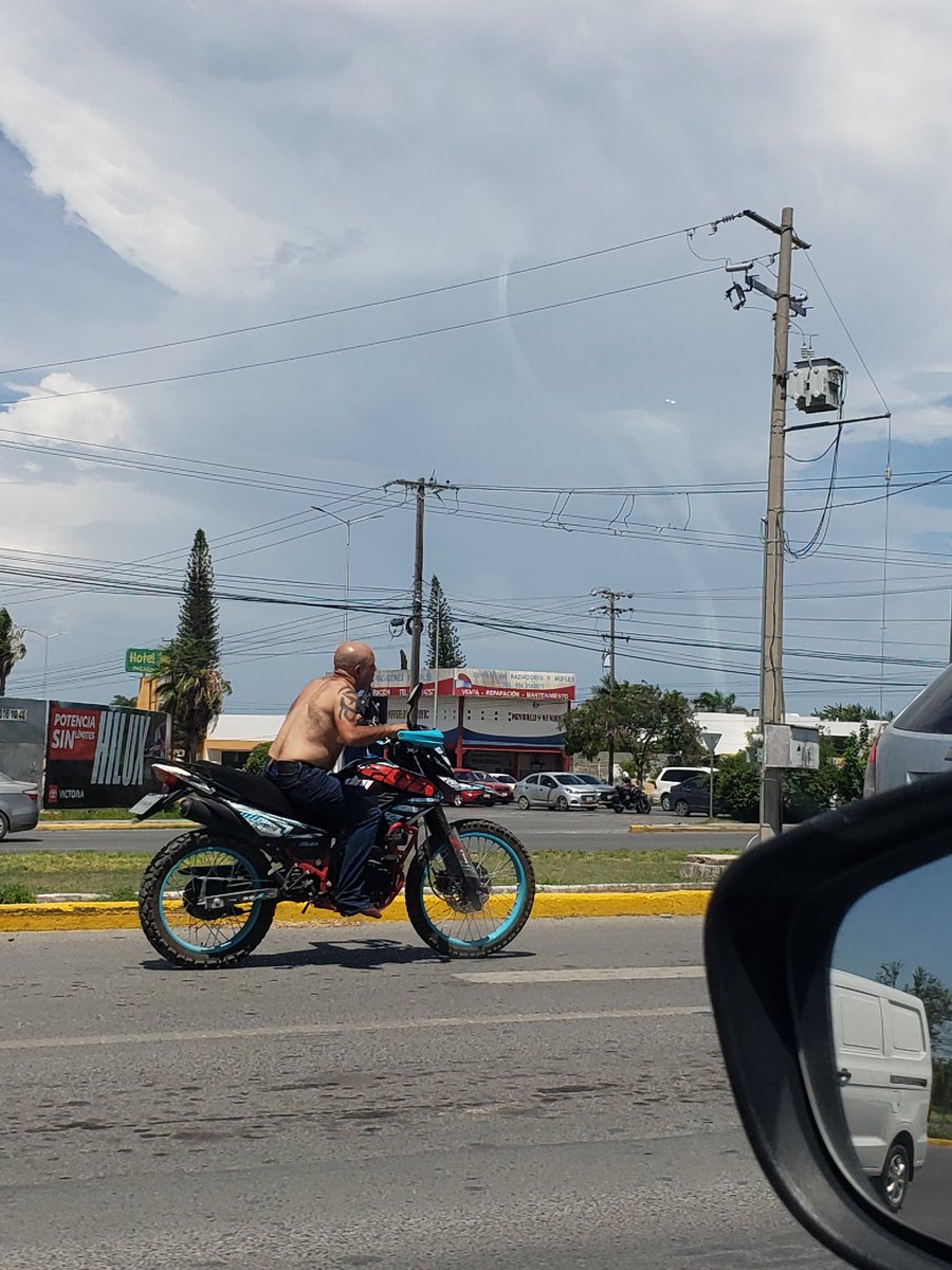 OctavioSirvent's tweet photo. Mi estimado @jrsestaca admiro mucho la jovial tenacidad que presentas en tus años de senectud... pero por favor ya no andes más en motocicleta!! https://t.co/6PuMMXae4O