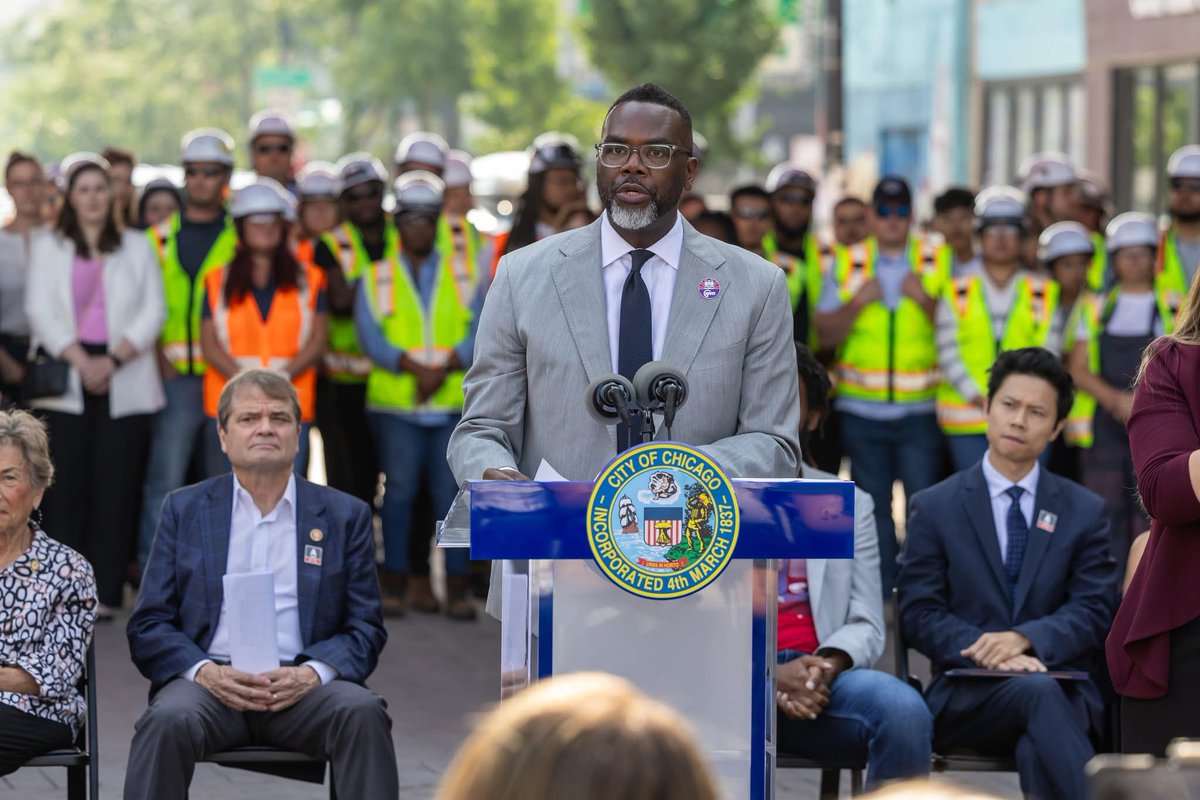 CTARPM's tweet image. Today was a historic day for CTA as we celebrated the grand opening of the fully ADA-accessible Lawrence, Argyle, Berwyn and Bryn Mawr stations! Thanks to all involved in making this day possible – we couldn't have gotten here without you. We got there together! #CTARPM #Chicago
