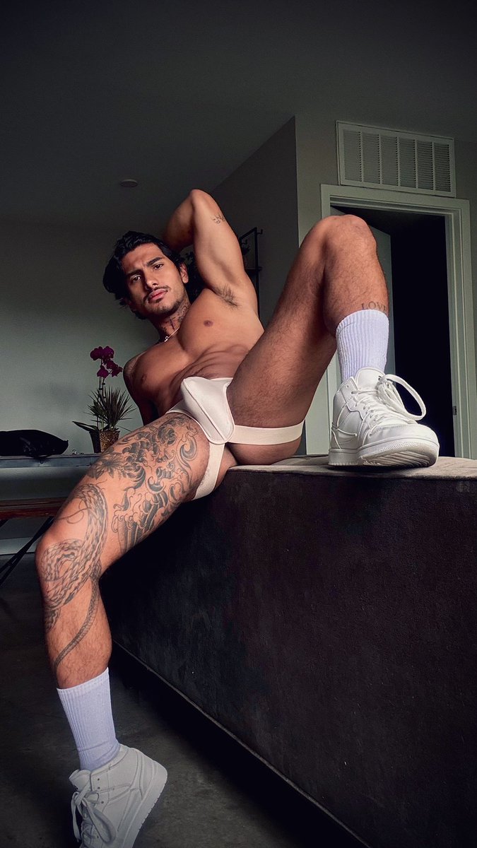 Best way to start the week. 🥵