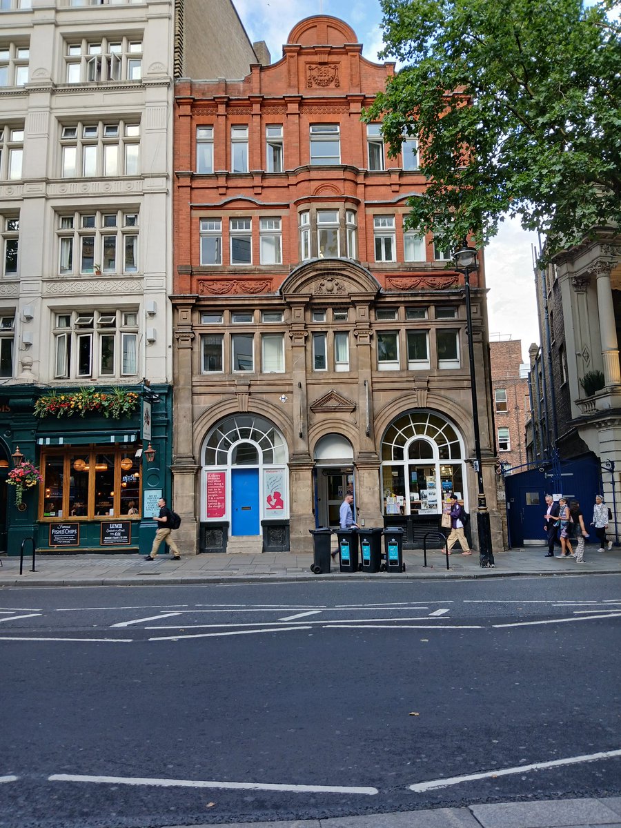 SohoGeorge's tweet photo. A little bit of history for those who might not know - the Charing Cross Rd library was once the headquarters of the Italian Fascist Party in London 
#CharingCrosslibrary https://t.co/8ikY77JvwS