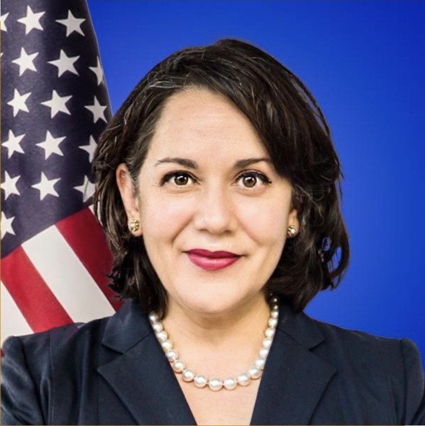 The United States Embassy has a new Chargé d'Affaires
<a href="/SRSur_Agency/">SRSur Agencia de Noticias</a> 21/07/2025 <a href="/OPRArgentina/">Oficina del Presidente</a> <a href="/JMilei/">Javier Milei</a> <a href="/Cancilleria_Ar/">Cancillería Argentina 🇦🇷</a> <a href="/EmbajadaEEUUarg/">Embajada de EEUU en Argentina</a> <a href="/realDonaldTrump/">Donald J. Trump</a> #Diplomacy
La Embajada de Estados Unidos tiene nueva Encargada de Negocios
#SRSurNewsAgency 21/07/2025 share.google/LHe5Kar1YvrQ0X…