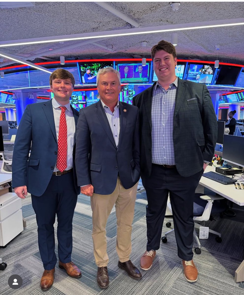 KYGOP01's tweet image. Last week, Benton Hayes and Coleman Wright, summer interns, Casey County natives and proud constituents of Kentucky’s 1st District had the opportunity to join Congressman James Comer during his interview on Fox News' Hannity.
@RepJamesComer @JamesComer