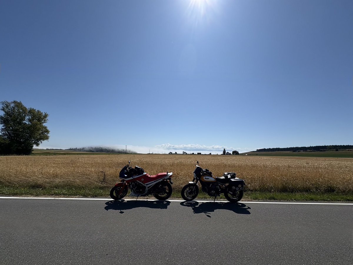 fitz_keith's tweet image. Smiles and miles…
Hope you’re having a great afternoon, too! 😀💯🏍️🏍️