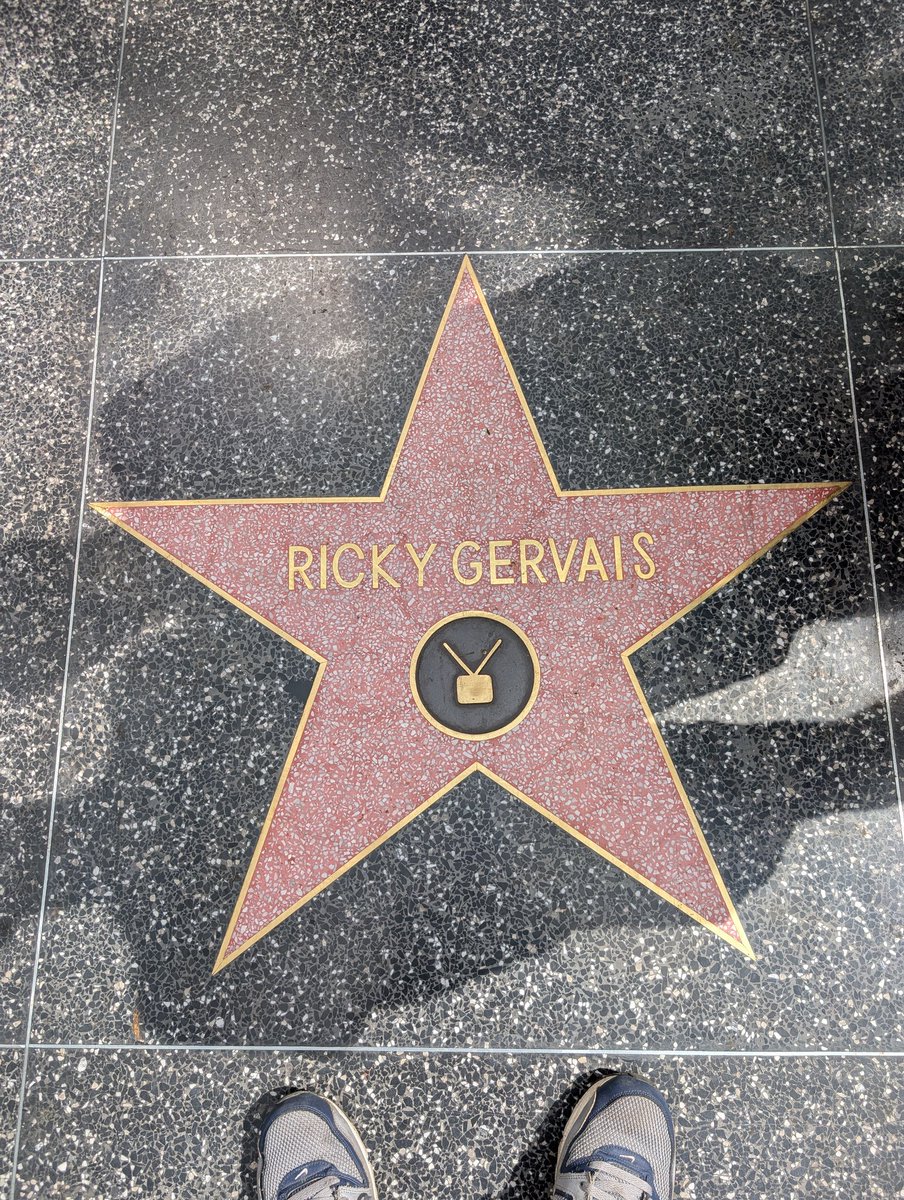 Stokie's tweet photo. @rickygervais Managed to find your star whilst visiting Hollywood https://t.co/mTMwrIMJv3