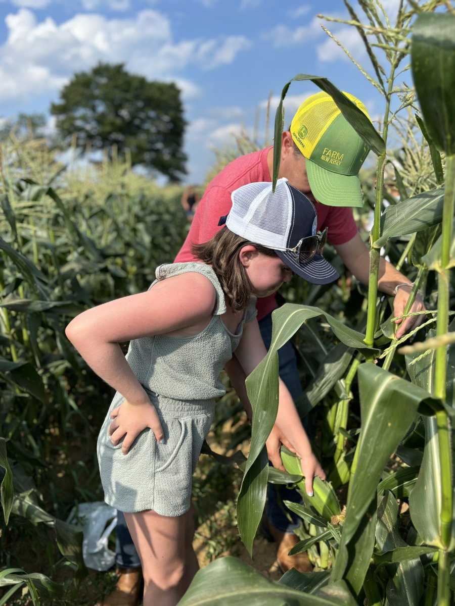 MikeInganamort's tweet image. Shout out to all the Community Supported Agriculture out there! As members of the Ort Farms CSA, we picked our own Jersey Fresh corn for tonight’s dinner - although a few didn’t make it out of the parking lot. 🌽🌽🌽