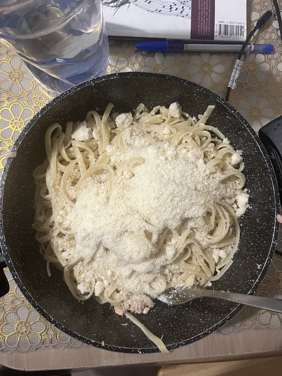 bigfendilore's tweet image. Est ce que je vais arriver à manger 500g de linguette au ton ? À suivre