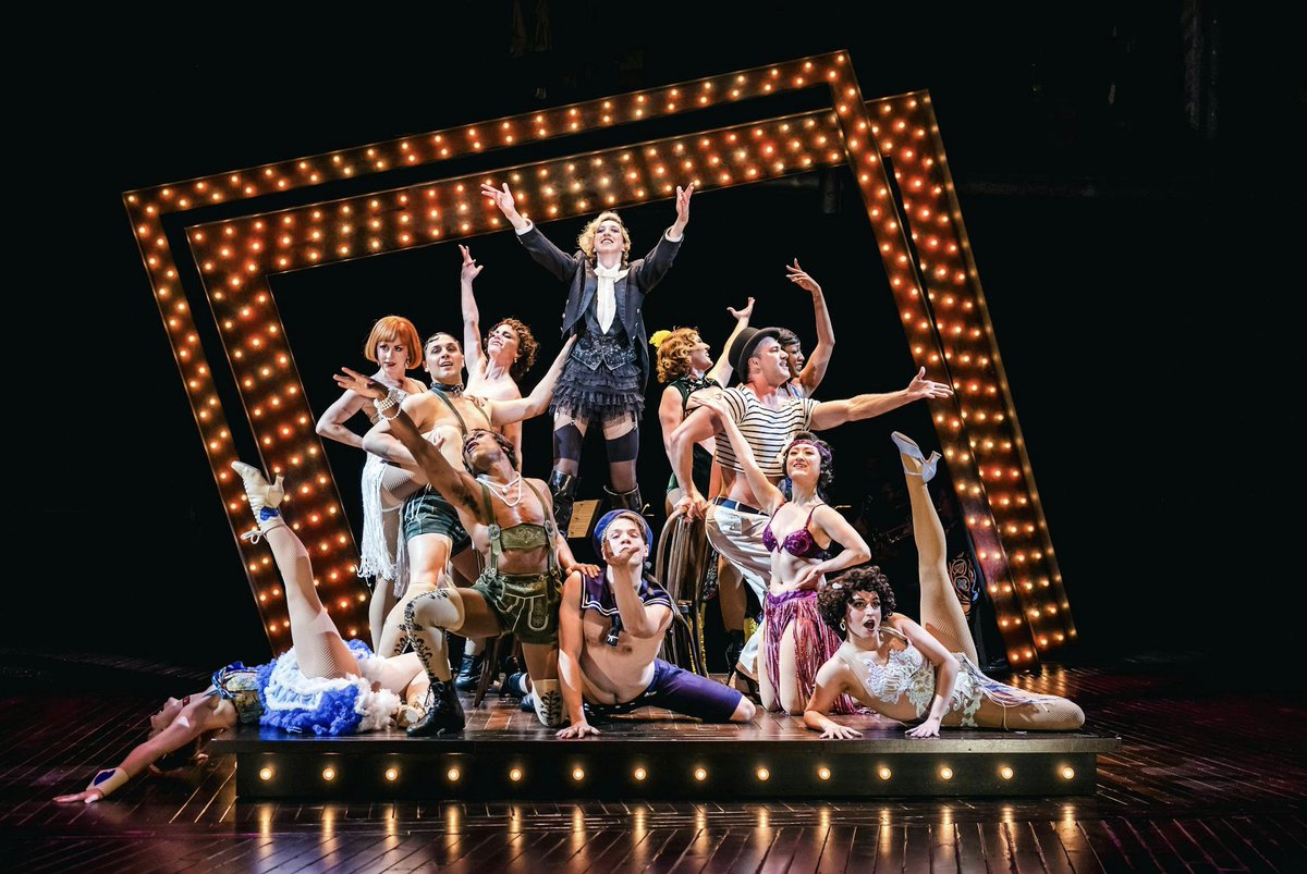 amyklobuchar's tweet image. Last weekend John and I saw the MN Guthrie production of Cabaret directed by the great Joe Haj. It was very moving and the performances were extraordinary.
startribune.com/review-sizzlin…