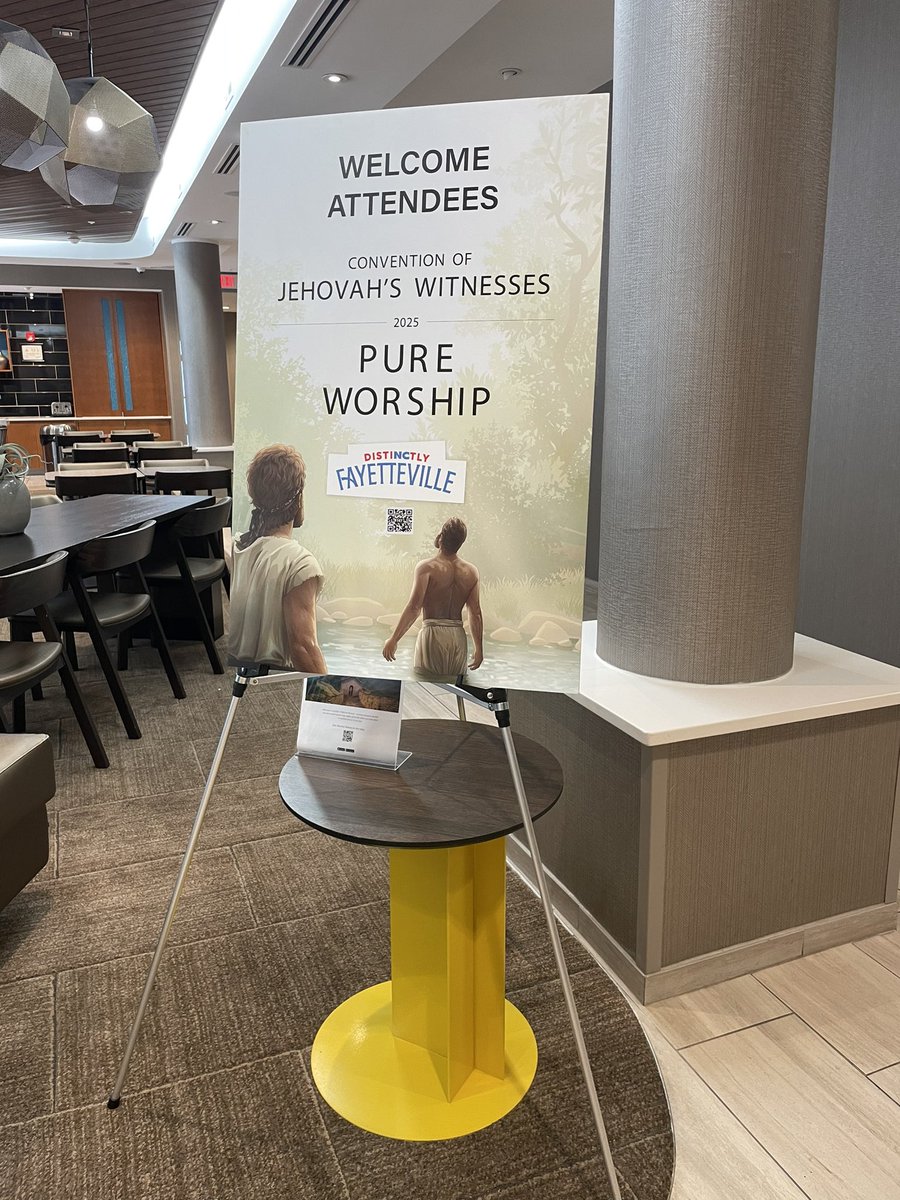 stephenspin's tweet image. On the way back home from MD and this is in our hotel lobby. I’m on the hunt