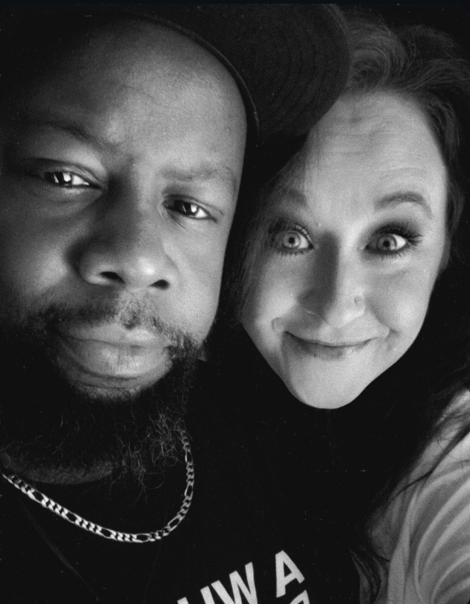 rock_chalk_sara's tweet image. “When you photograph people in color, you photograph their clothes. When you photograph people in black and white, you photograph their souls.” - Ted Grant
World: meet Jay. ❤️