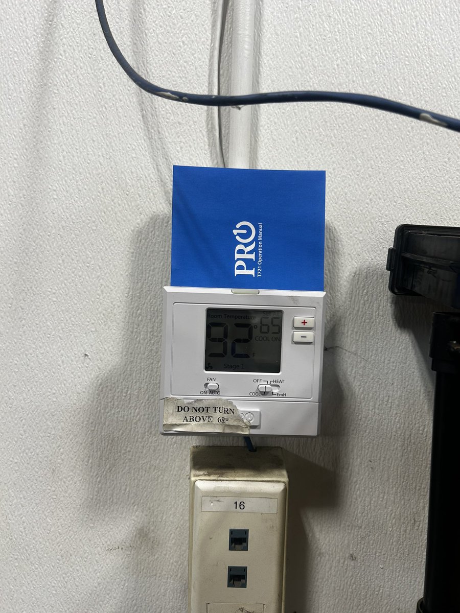 BigDickBarclay's tweet image. Dumb question. Is the mercury in thermostat bulbs valuable? Like is there some poor idiot that would buy it from me? I have like 100+ mercury thermostats in a box.