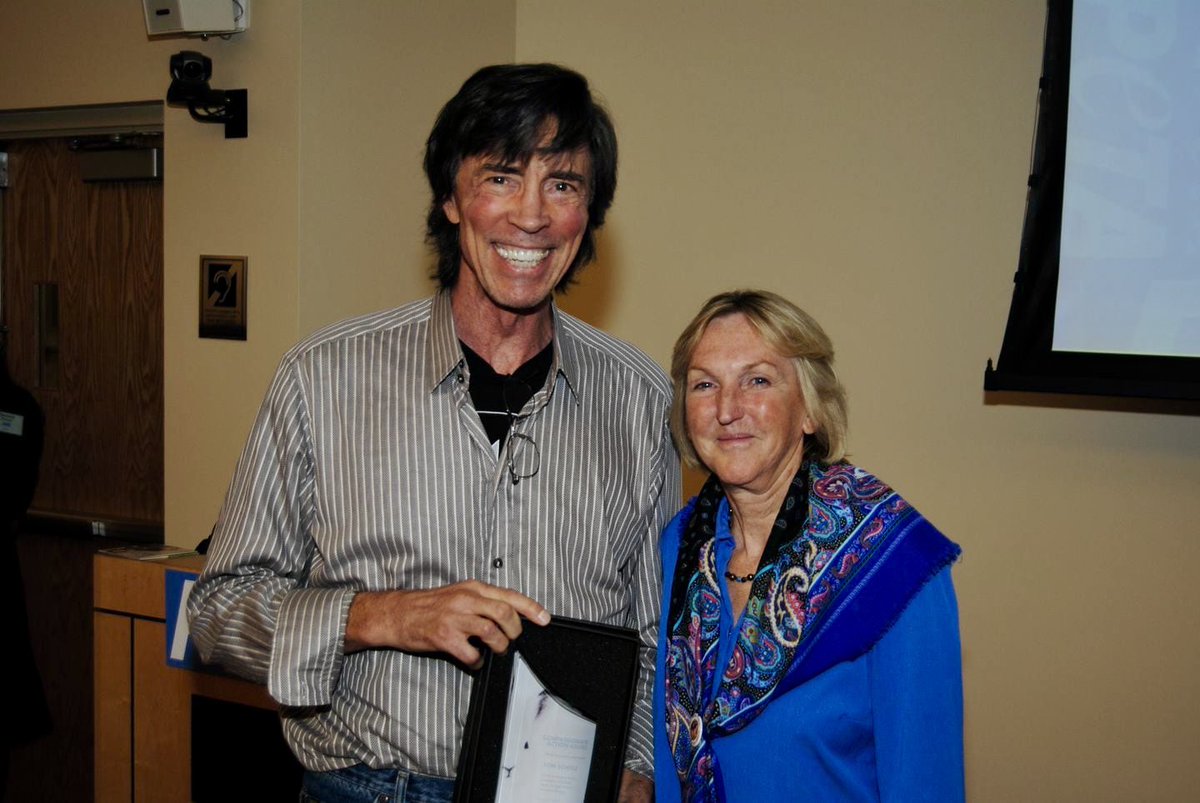 KTrain939913's tweet image. Today in Rock History
July 22, 2007
Boston leader Tom Scholz receives the Celebrity Animal Advocate of the Year award at the Animal Rights National Conference in L.A. The guitarist dedicates the honor to late Boston singer Brad Delp. “(Brad’s) commitment to ethical vegetarianism…
