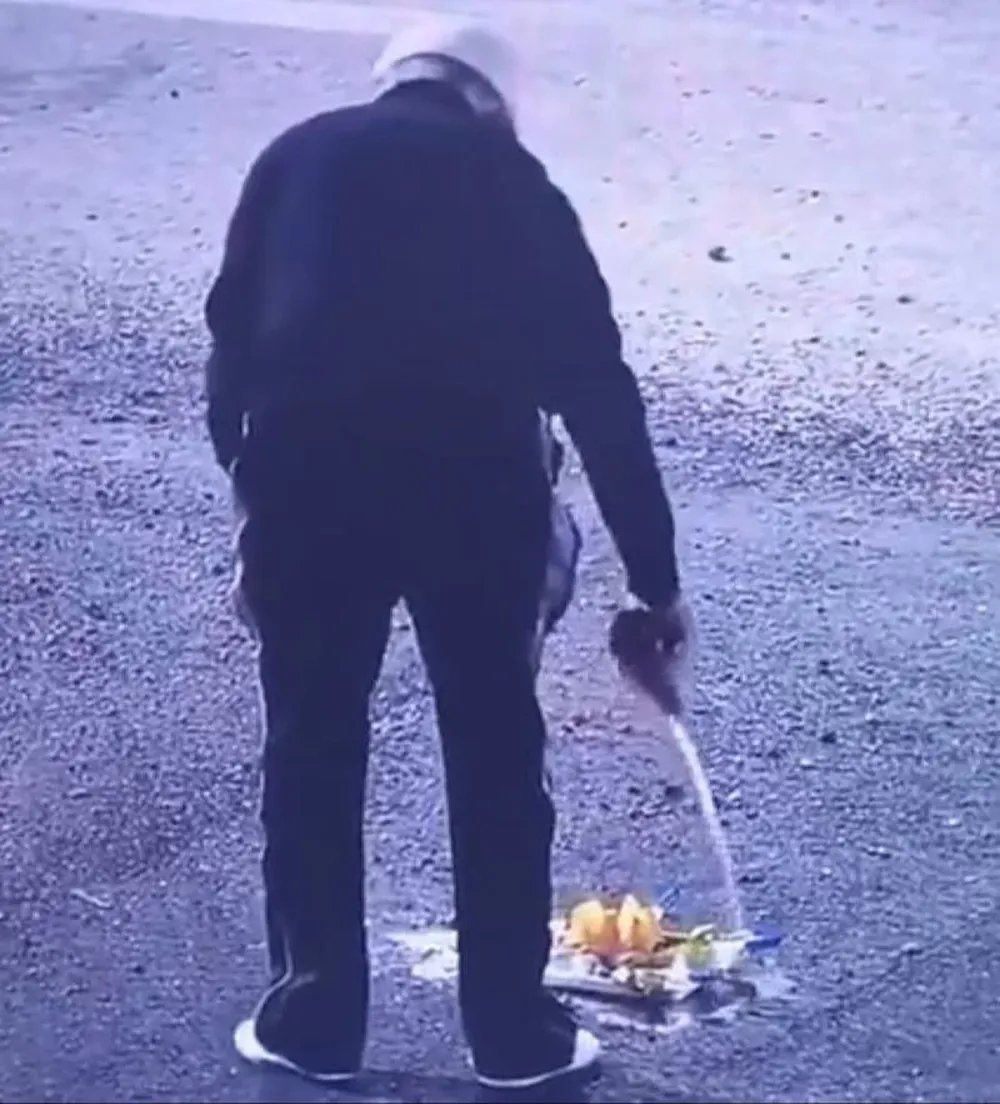 anda de licencia el tipazo, volve porfavor [serio]