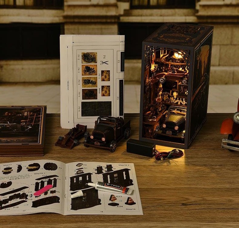 MejoresOfertasA's tweet photo. Kit DIY Book Nook 𝗚𝗮𝗿𝗮𝗷𝗲 𝗥𝗲𝘁𝗿𝗼
✅ Diseño vintage, mini herramientas
✅ Detalles realistas, acabados de calidad
✅ Para amantes de las miniaturas
✅ Perfecto para regalar
💰 Baja de 83,95 a 58,76€ (-30%)
#MejoresOfertas
#Etsy
#MiniverseTales

🛒 https://t.co/zR2UOEfsc3 https://t.co/Qs4pv4myMH
