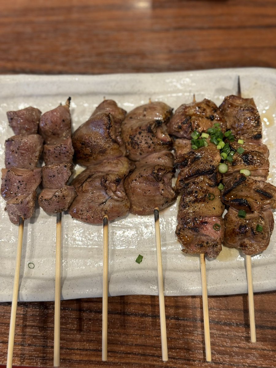 DAKA1975's tweet image. 名駅酒場 楽酔
サウナモンキー🧖♀️からの飲み🍺
サウナ後のビールは美味い😋
まずは白レバー、心臓、砂肝
追加でつくね、鳥むね、せせり、ぼんじり
焼き鳥は丁寧に焼かれて美味しかった😋
#楽酔
