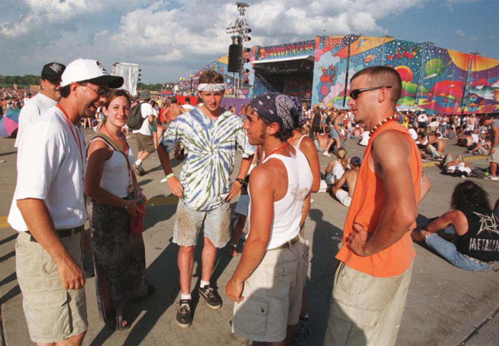 KTrain939913's tweet image. Today in Rock History
July 22, 1999
Woodstock ’99 begins in Rome, NY. Fire, rain and riots – in other words, a disaster. Limp Bizkit, Rage Against The Machine, Metallica, Dave Matthews Band and Counting Crowes provide the soundtrack for the event.