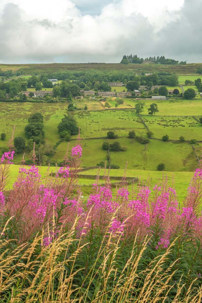 AFowlerPhoto's tweet image. Beautiful Brontë Country.