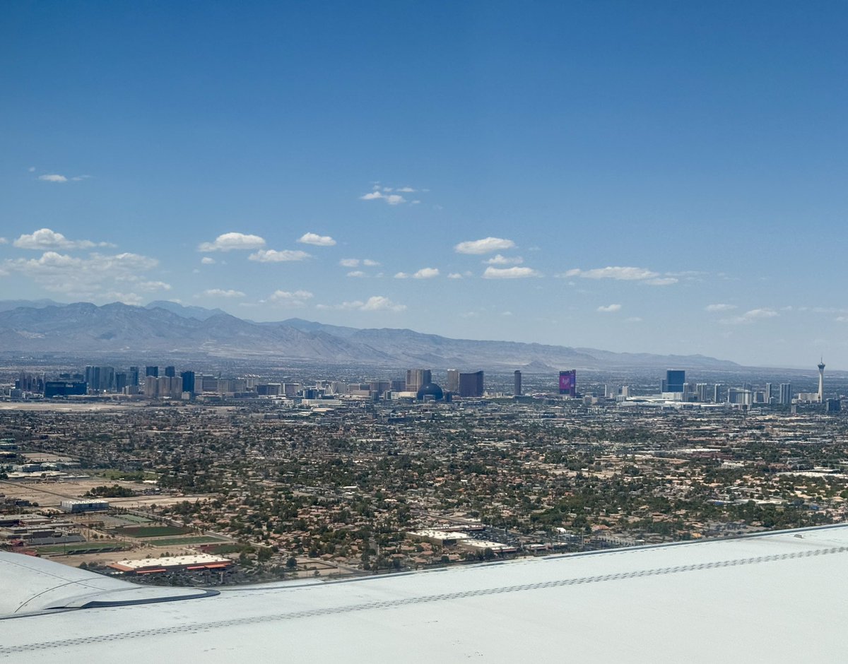 ChaseMatteson's tweet image. 📍Las Vegas, Nevada
🏈 Big Ten Media Days
I’ve made it to Vegas for the start of our media days coverage. #Huskers talk tomorrow, our reports start tonight on @1011_News at 6 & 10PM!