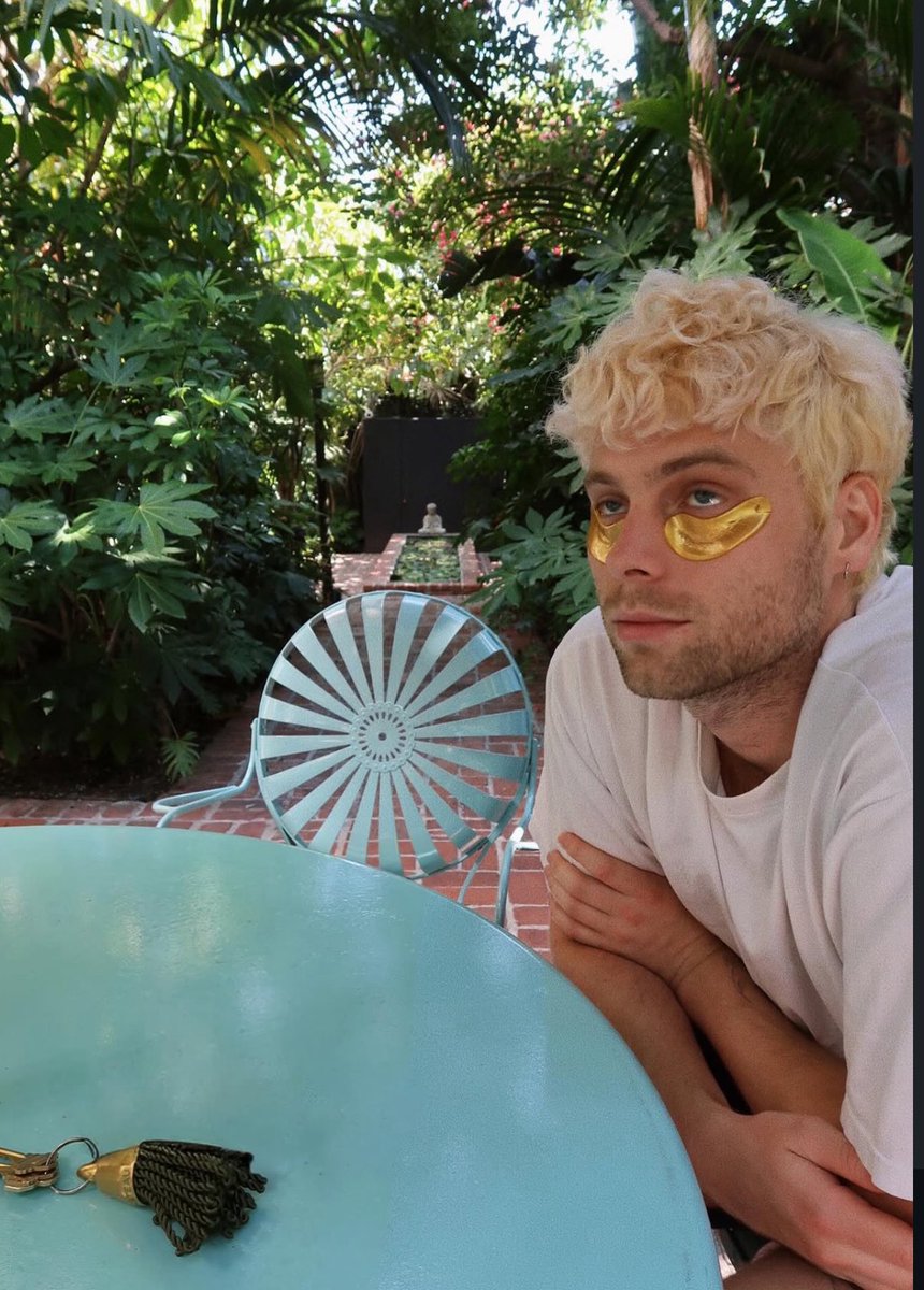 newlukecontent's tweet image. yes we got luke content today (fluffy)