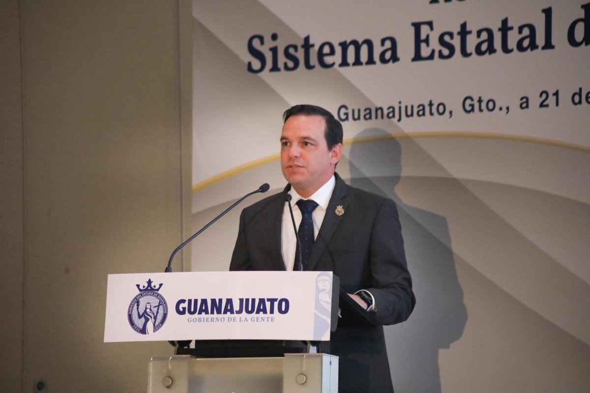 Jorge Jiménez Lona (@jorgelona1) on Twitter photo En Guanajuato, la sociedad y el gobierno de la gente hacemos equipo por las personas desaparecidas y sus familias. Trabajamos con solidaridad, coordinación, tecnología y toda la fuerza de la ley.
Ese es el compromiso de <a href="/LibiaDennise/">Libia Dennise</a>, al que nos unimos en equipo en <a href="/segobgente/">Secretaría de Gobierno de Guanajuato</a>. En Guanajuato, la sociedad y el gobierno de la gente hacemos equipo por las personas desaparecidas y sus familias. Trabajamos con solidaridad, coordinación, tecnología y toda la fuerza de la ley.
Ese es el compromiso de <a href="/LibiaDennise/">Libia Dennise</a>, al que nos unimos en equipo en <a href="/segobgente/">Secretaría de Gobierno de Guanajuato</a>.
