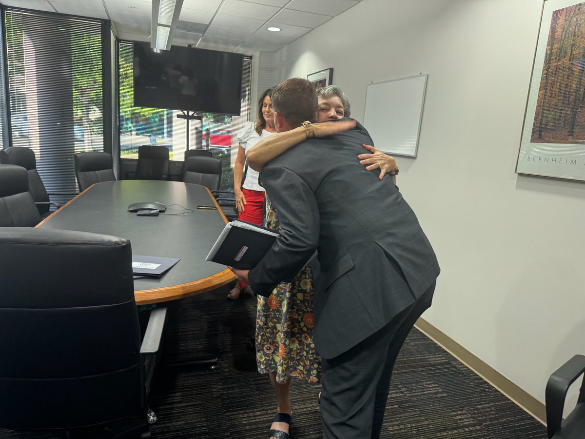 ilike_mike's tweet image. Multiple services. Multiple agencies.
All under one roof and with one mission - serve and protect survivors of domestic violence and elder abuse.
The Sonoma County Family Justice Center is changing lives every day.
Their one-stop shop supports survivors and their families…
