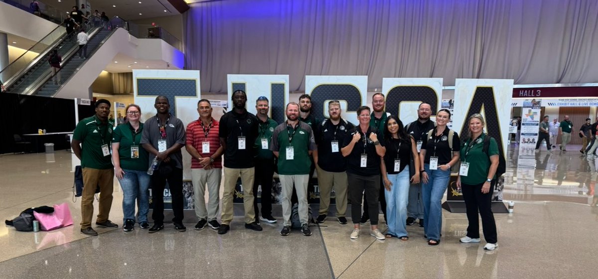 Tuck11Carter's tweet photo. Thankful for the opportunity to grow as professionals through @THSCAcoaches 

GO LIONS!🦁 
#RTR https://t.co/JM2RAg6n9j