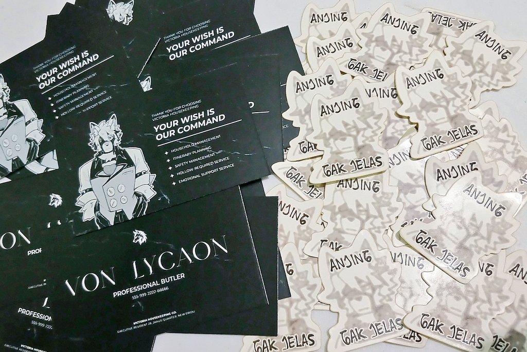 The striking difference between these 2 Lycaon things I printed