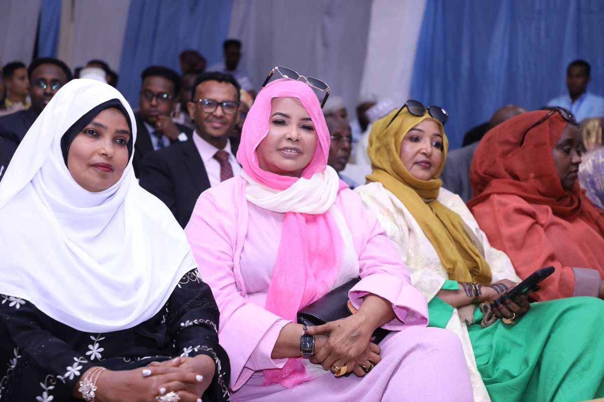 PM Hamza Abdi Barre emphasized on Monday that the #Somali diaspora is vital to the country’s development. He called on the diaspora to strengthen their support for the armed forces and actively participate in the implementation of elections.
🔗➡ t.me/MofaSomalia/54…
#Somalia