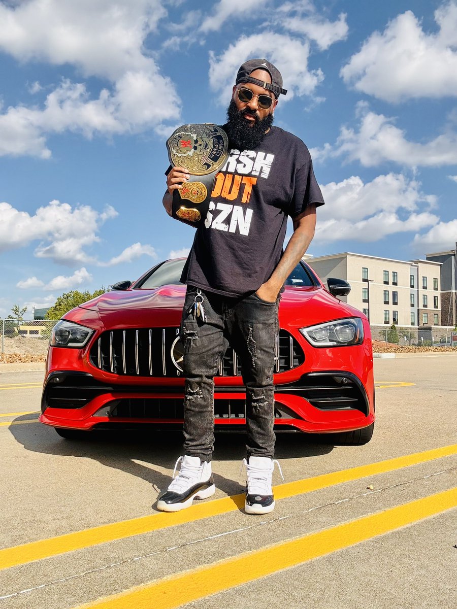 RossIsClutch's tweet image. Yall know I gotta represent tonight On Raw with the CRASHOUT SZN merch 😤