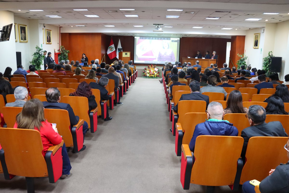 CALPERUOFICIAL's tweet image. 🔵📢 #NotaDePrensa | CAL PARTICIPÓ EN CEREMONIA POR EL 31.º ANIVERSARIO DE LA ACADEMIA DE LA MAGISTRATURA
Con ocasión del 31.º aniversario de la Academia de la Magistratura, el Ilustre Colegio de Abogados de Lima (CAL) participó en la ceremonia institucional realizada el pasado…