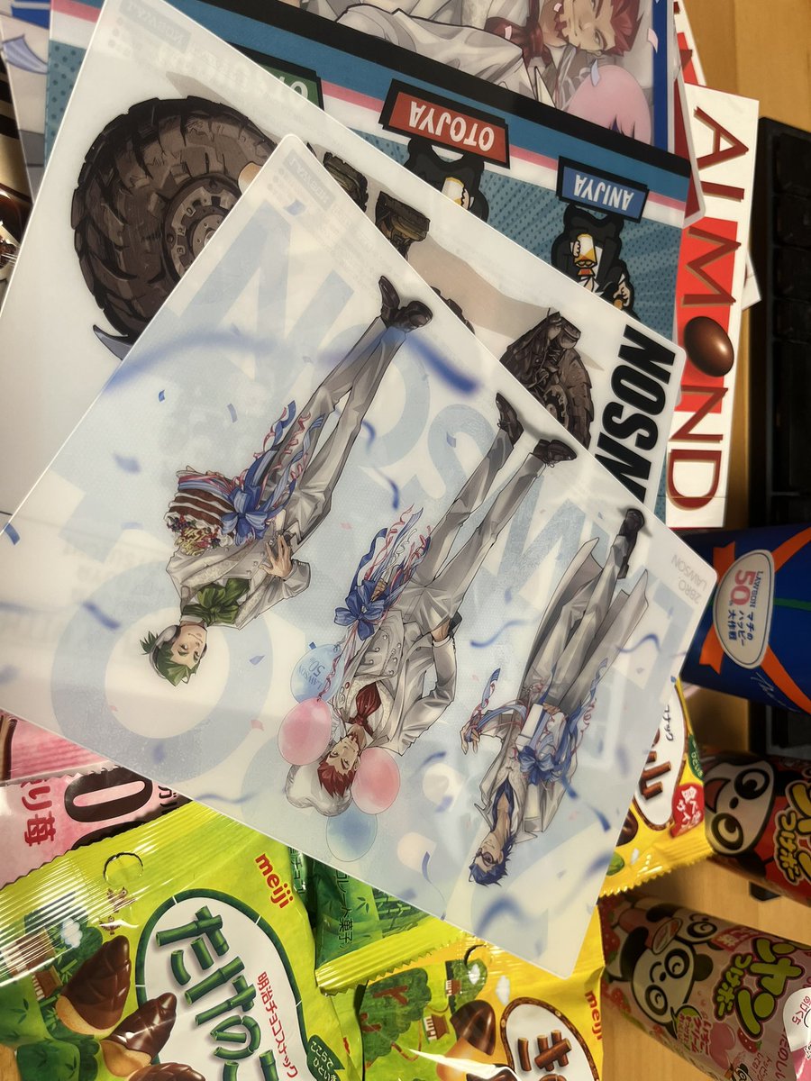 #ローソン2BRO
朝一お菓子買いまくってきた❤️💙💚