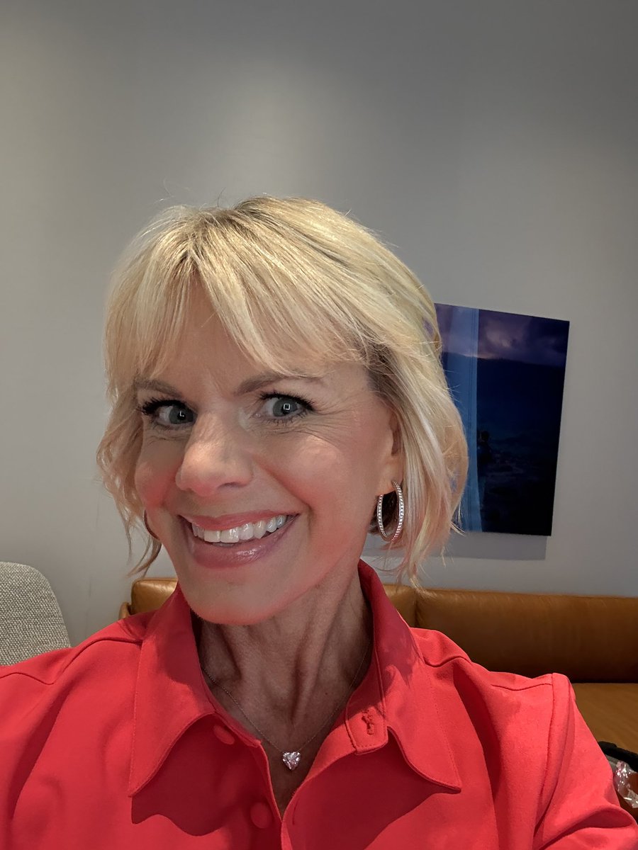 GretchenCarlson's tweet image. Coming up next on @OutFrontCNN discussing the distractions and the Congressional recess as the new ways to try and stop the #Epstein story from staying in the spotlight.