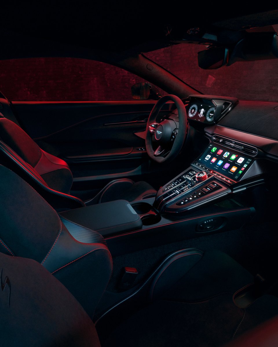 astonmartin's tweet image. The iconic S cabin. Alcantara® steering wheel. Bespoke red rotary pack. Carbon performance seats. And S detailing at every touchpoint.
Discover: bit.ly/4nss1z8
#AstonMartin #VantageS #THRILLDRIVEN