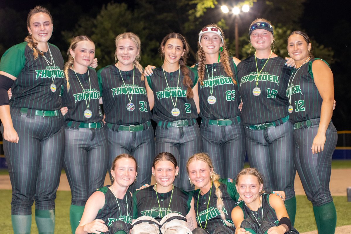An emotional night as we capped our season off with a 2nd place finish and a 6-1 tourney.Our girls fought all weekend through rain delays and gametime changes. 
What a season! So much growth and #ThunderFam was given a whole new meaning. No doubt, this group is bonded 4 life! 🫶