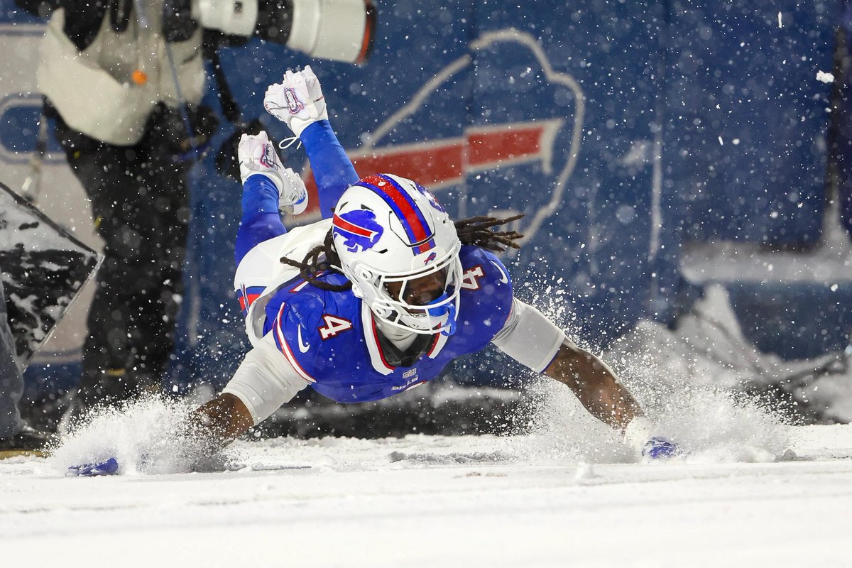 BillsMusee's tweet image. ESPN ranks the Bills as the 4th best roster heading into the 2025 season