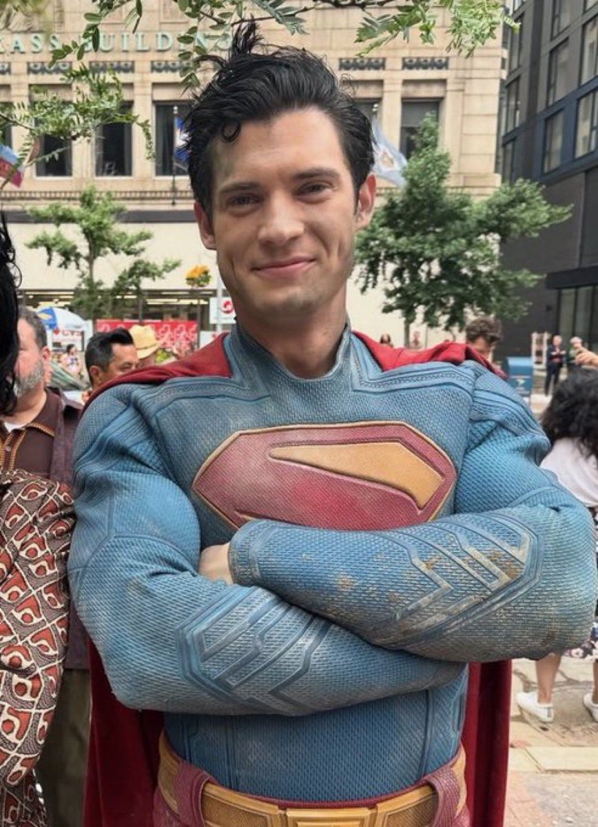 shanainparis's tweet image. absolutely obsessed with whatever the hell he has going on in these photos