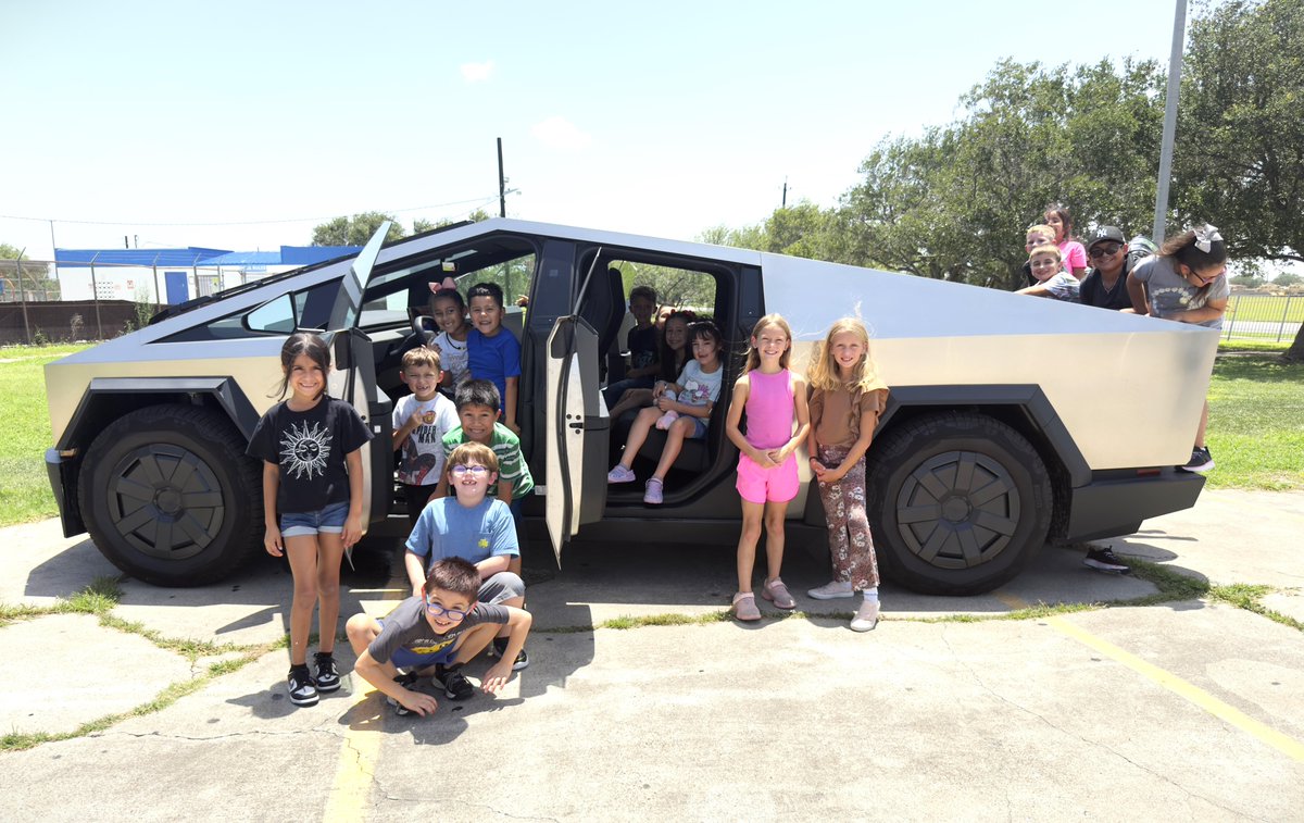 AEPTexas's tweet image. AEP Texas showed up in a big way at the Boys and Girls Club of the Coastal Bend last week with drone equipment and a Cybertruck for students to enjoy! 
Full story: ms.spr.ly/6010sDv1w