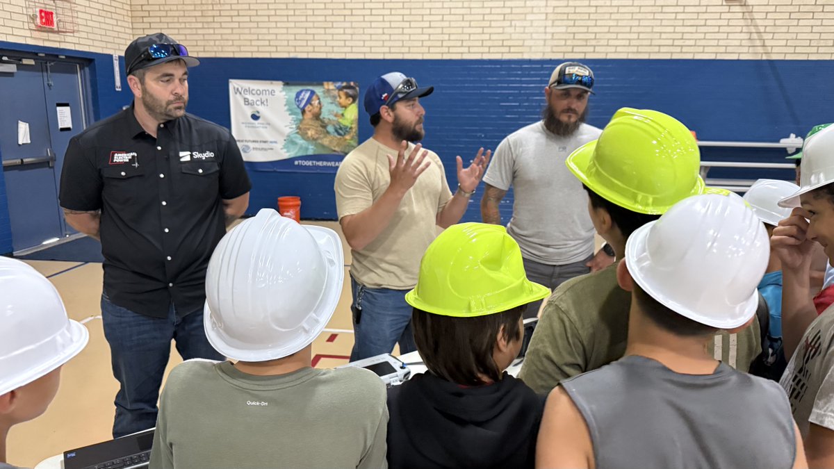AEPTexas's tweet image. AEP Texas showed up in a big way at the Boys and Girls Club of the Coastal Bend last week with drone equipment and a Cybertruck for students to enjoy! 
Full story: ms.spr.ly/6010sDv1w