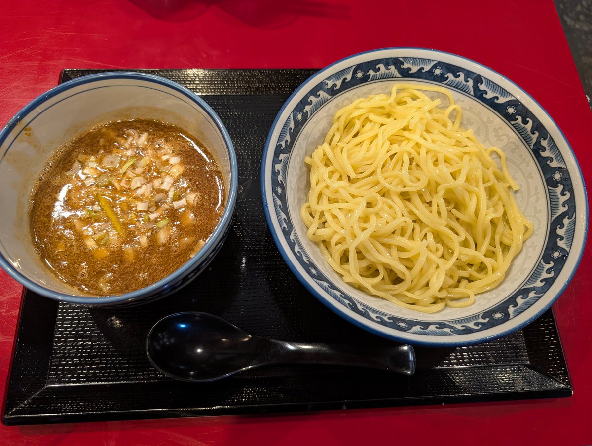 Televiken3rdGen's tweet image. #麺匠佐蔵佐久店
7/21㈰昼
佐蔵味噌らぅめん大盛り
つけ麺︰魚介味噌
安養寺餃子
ライス
佐久市ご当地🍜安養寺らーめん!濃厚さとコクでも口当たり優しい味噌スープに中太麺が絡む…食べてる私を優しく包み込むようならーめん🥰✨つけ麺のつけだれは安養寺味噌にプラス魚介!!🍜も🥟もめっちゃ美味い‼️